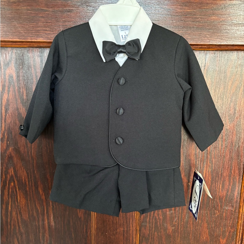 Boy’s Black Eton Suut sz. L (9-12m)